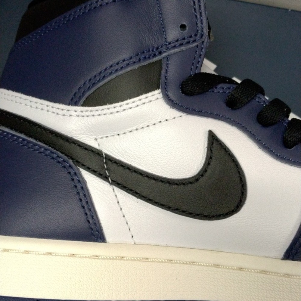 Jordan Retro 1 - Picture 2 of 5